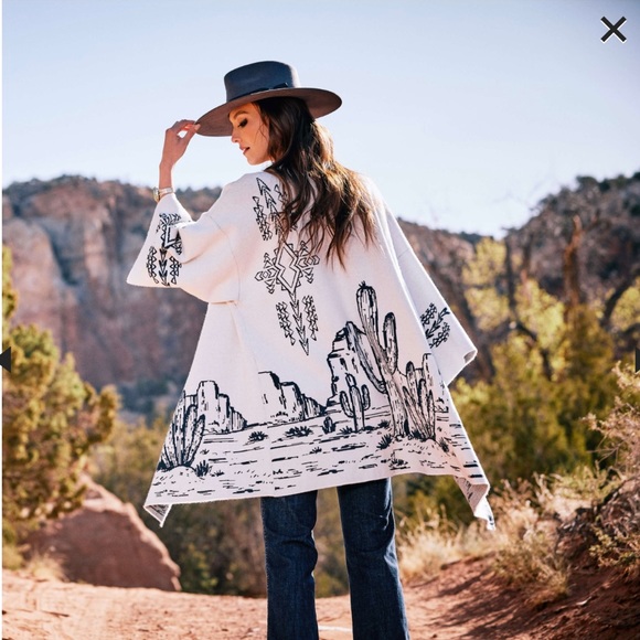 Ariat Sweaters - Ariat Desert Cardagin Sweater Southwestern Small Soft Open Elegant Wrap